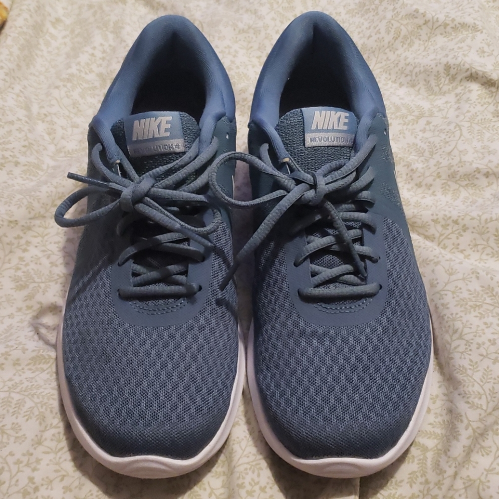 Nike Women's Revolution 4 Running Shoe - Worn Once